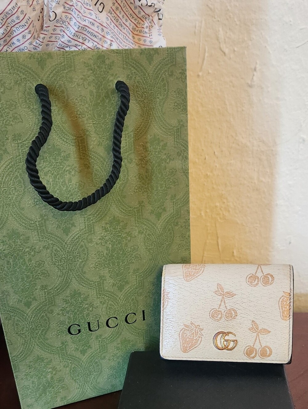 Gucci GG White Berry Marmont Bifold Card Case Wallet